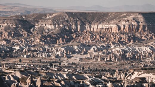 Kapadokya Vadileri Peri Bacalarının Gizemli Dünyası, Kapadokya Tur Fiyatları